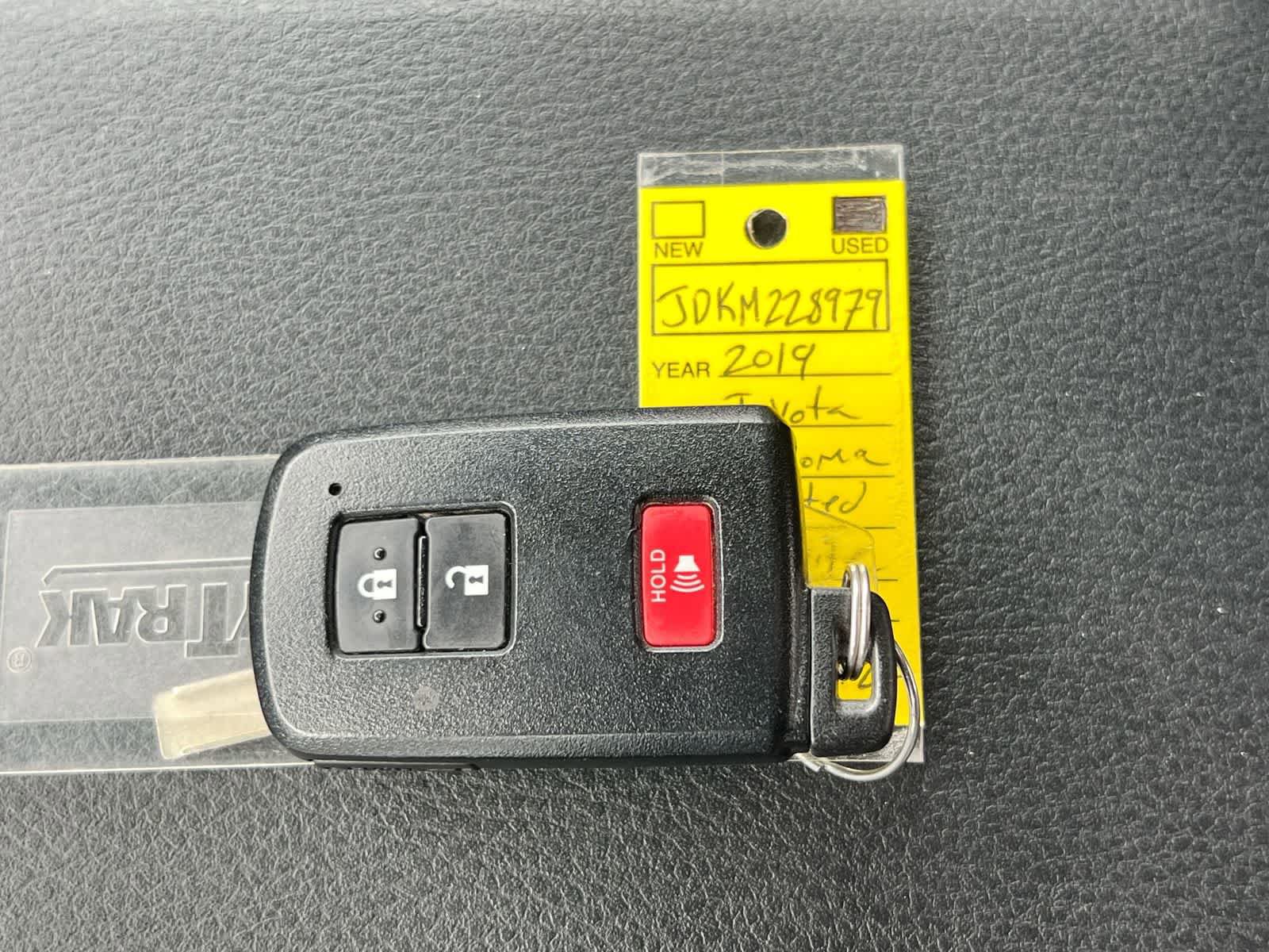 Used 2019 Toyota Tacoma Limited AWD/4WD image 36