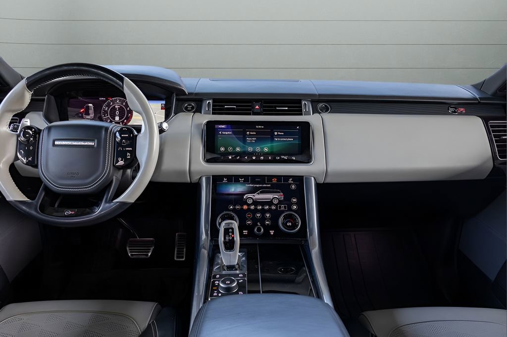 Used 2020 Land Rover Range Rover Sport SVR image 30