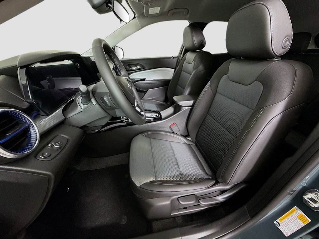New 2026 Chevrolet Trax LT w/ Driver Confidence Package FWD image 19