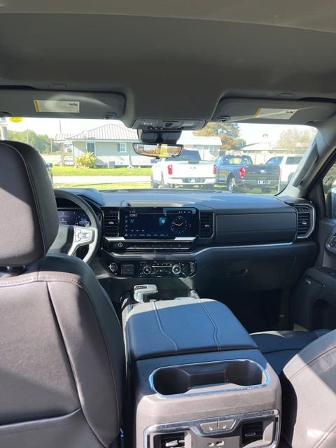 Used 2024 Chevrolet Silverado 1500 LTZ image 39