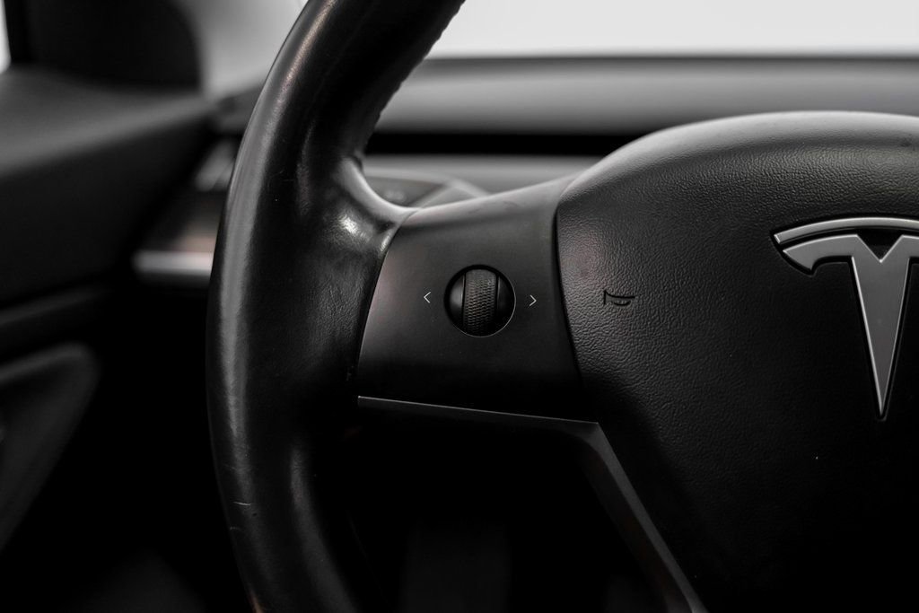 Used 2019 Tesla Model 3 Standard Range Plus image 18