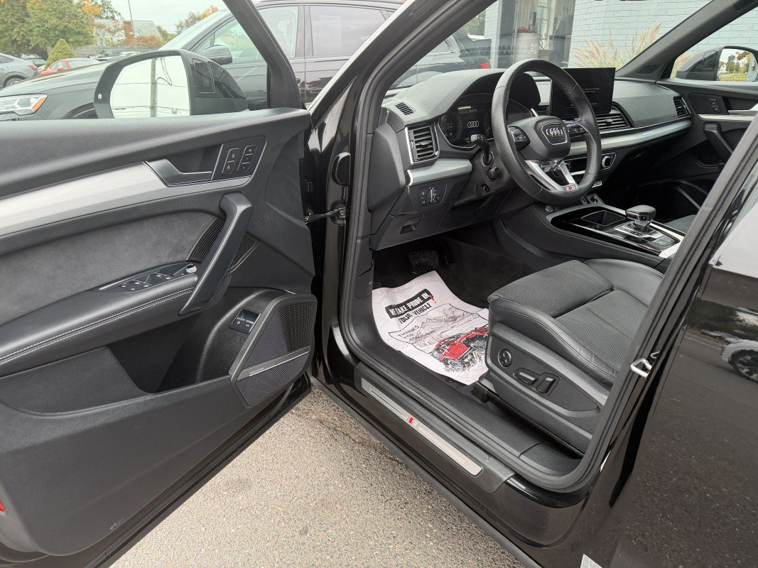 Used 2024 Audi Q5 e Premium Plus w/ Premium Plus Package AWD/4WD image 15