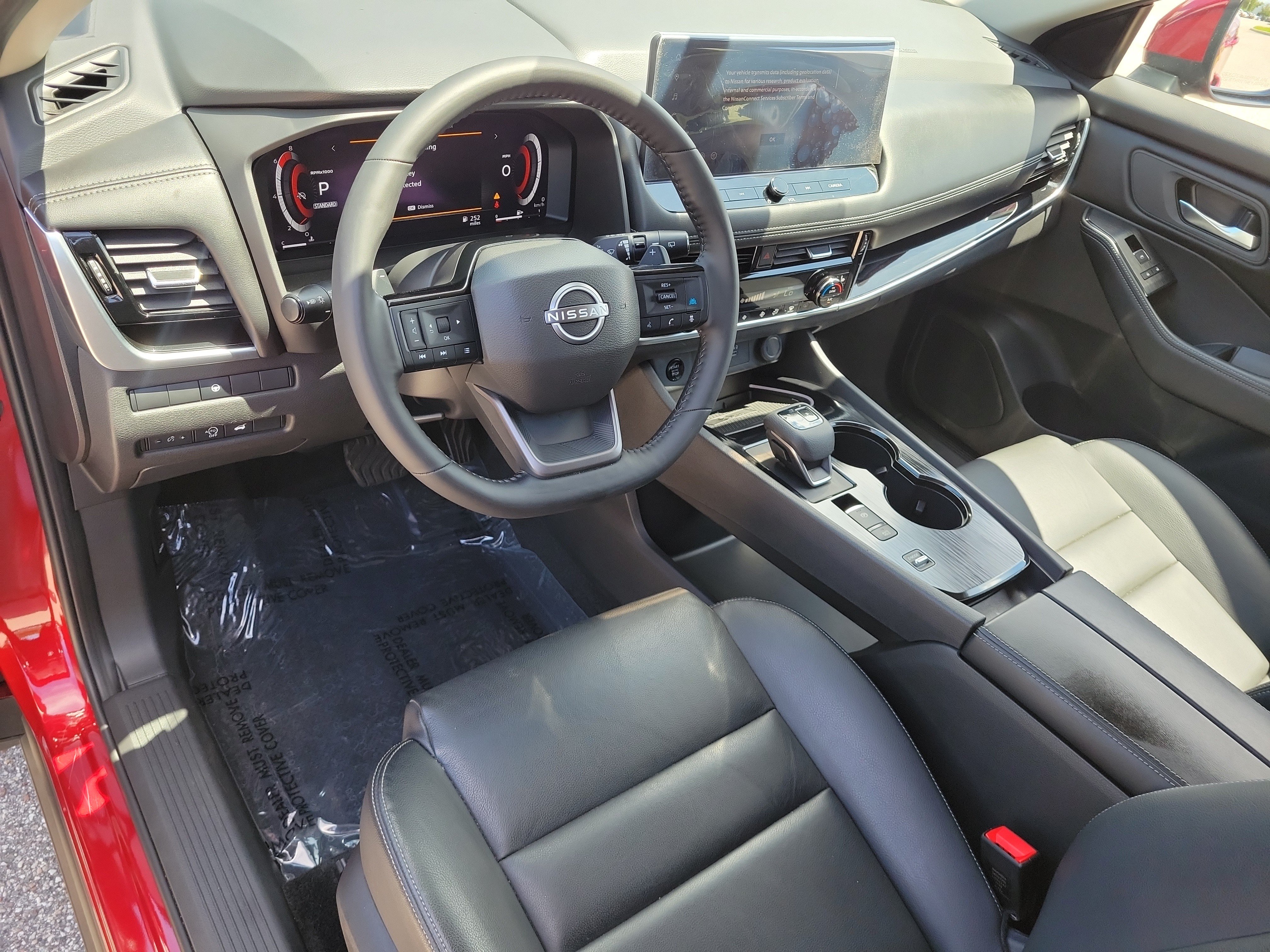 Certified 2025 Nissan Rogue SL FWD image 15