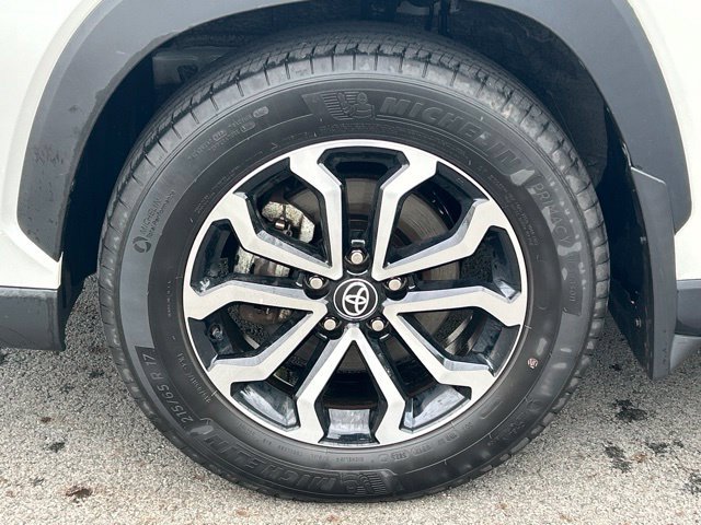 Used 2023 Toyota Corolla Cross AWD Hybrid image 16