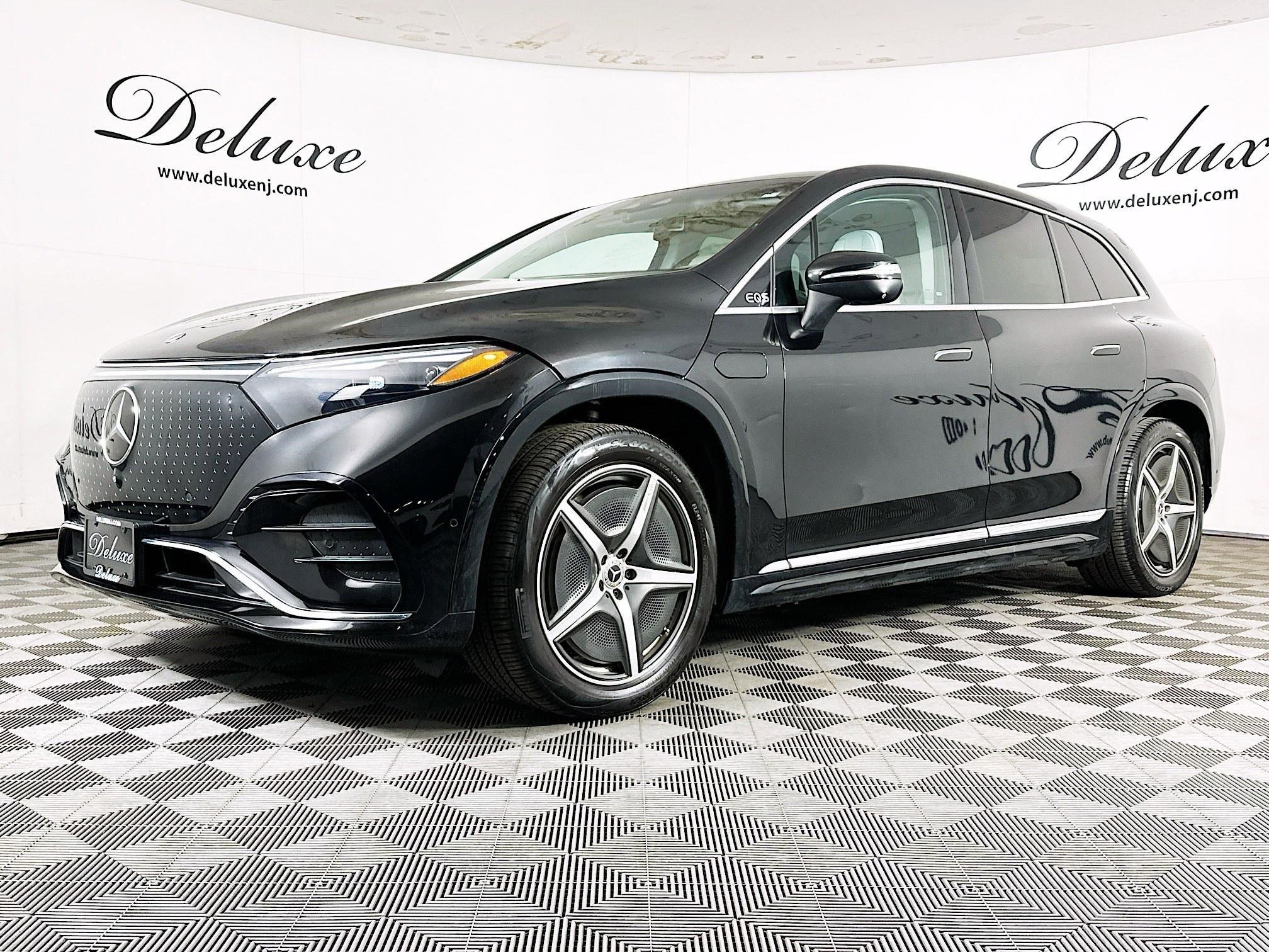 Used 2023 Mercedes-Benz EQS 580 4MATIC SUV image 3