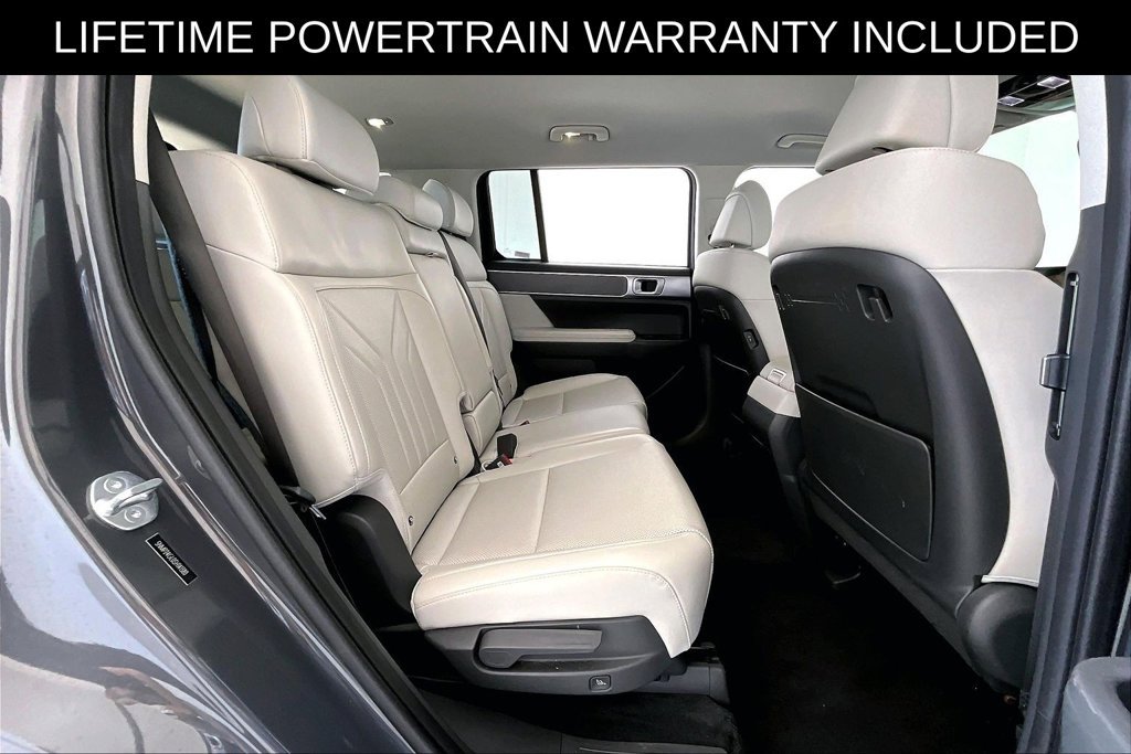 Used 2025 Hyundai Santa Fe SEL FWD image 35