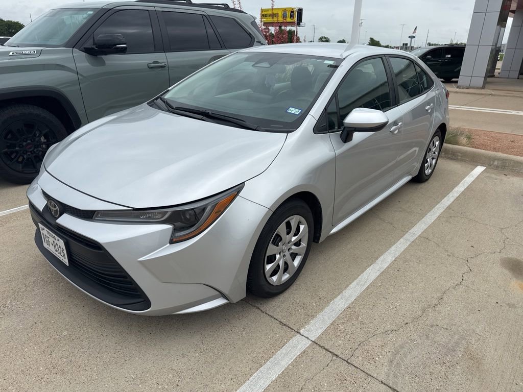 Used 2024 Toyota Corolla LE image 2