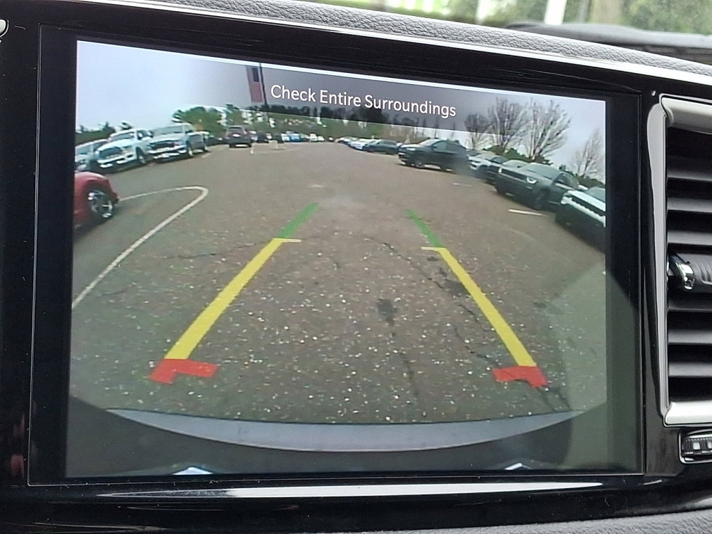 Used 2023 Chrysler Pacifica Touring-L image 30