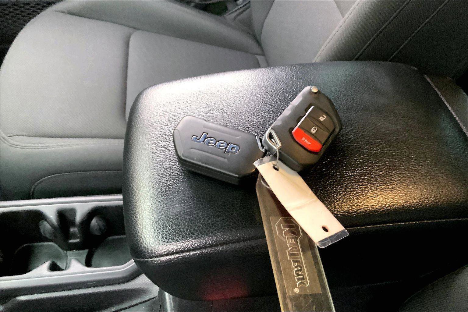 Used 2021 Jeep Wrangler Willys image 10