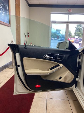 Used 2018 Mercedes-Benz CLA 250 4MATIC image 8