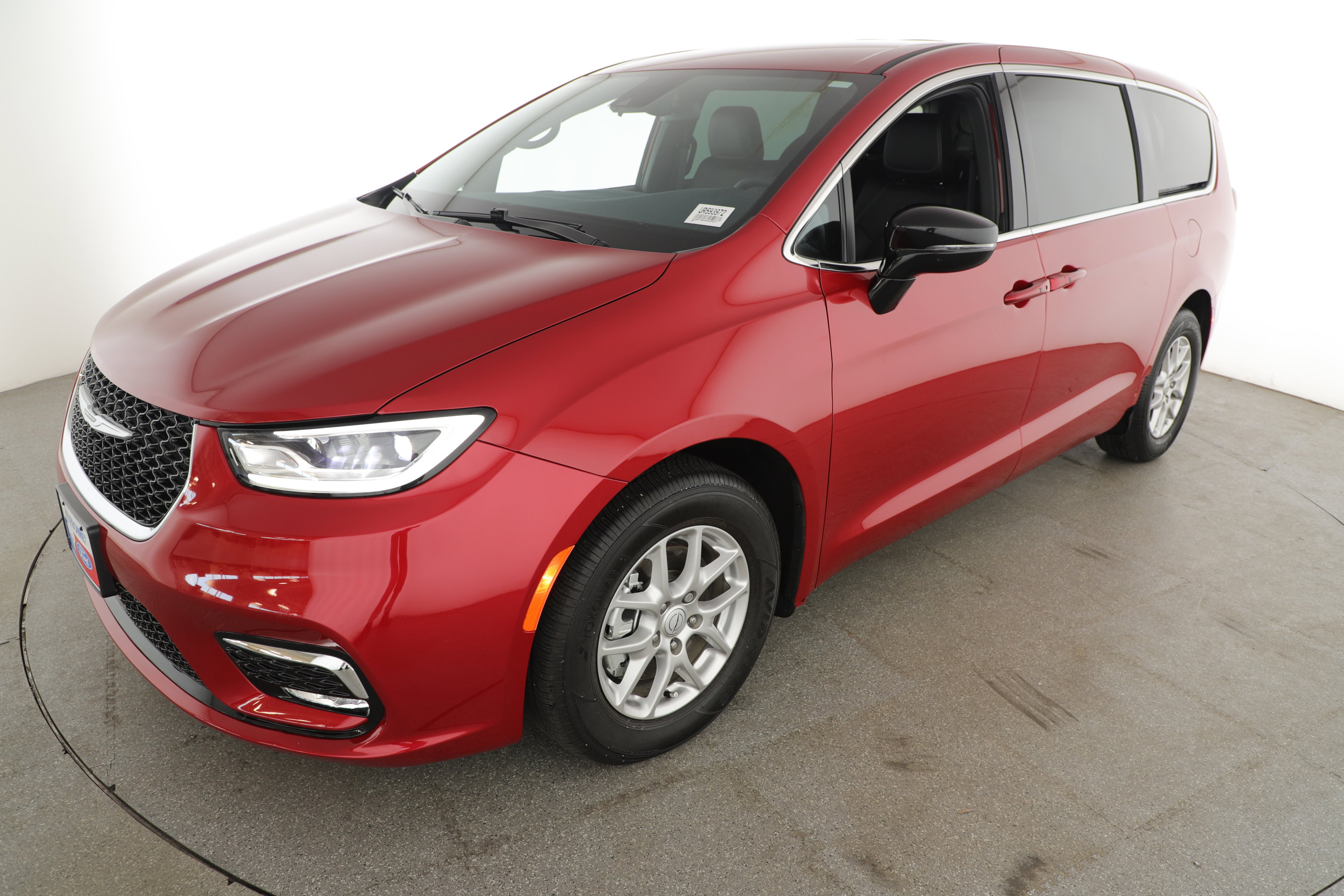 Used 2025 Chrysler Pacifica Select FWD image 3