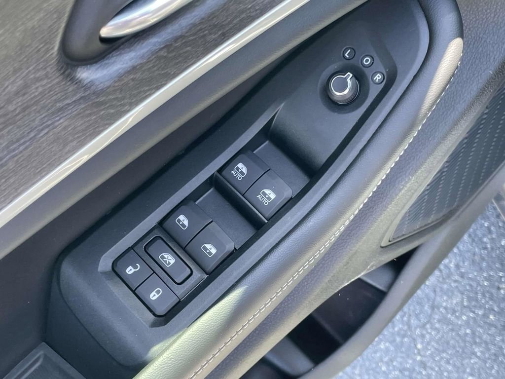 Certified 2025 Jeep Grand Cherokee Limited w/ Luxury Tech Group II image 29