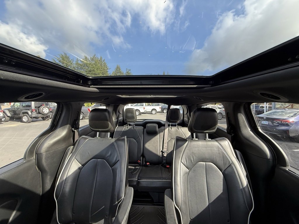 Used 2020 Chrysler Pacifica Limited w/ Advanced Safetytec Group image 21