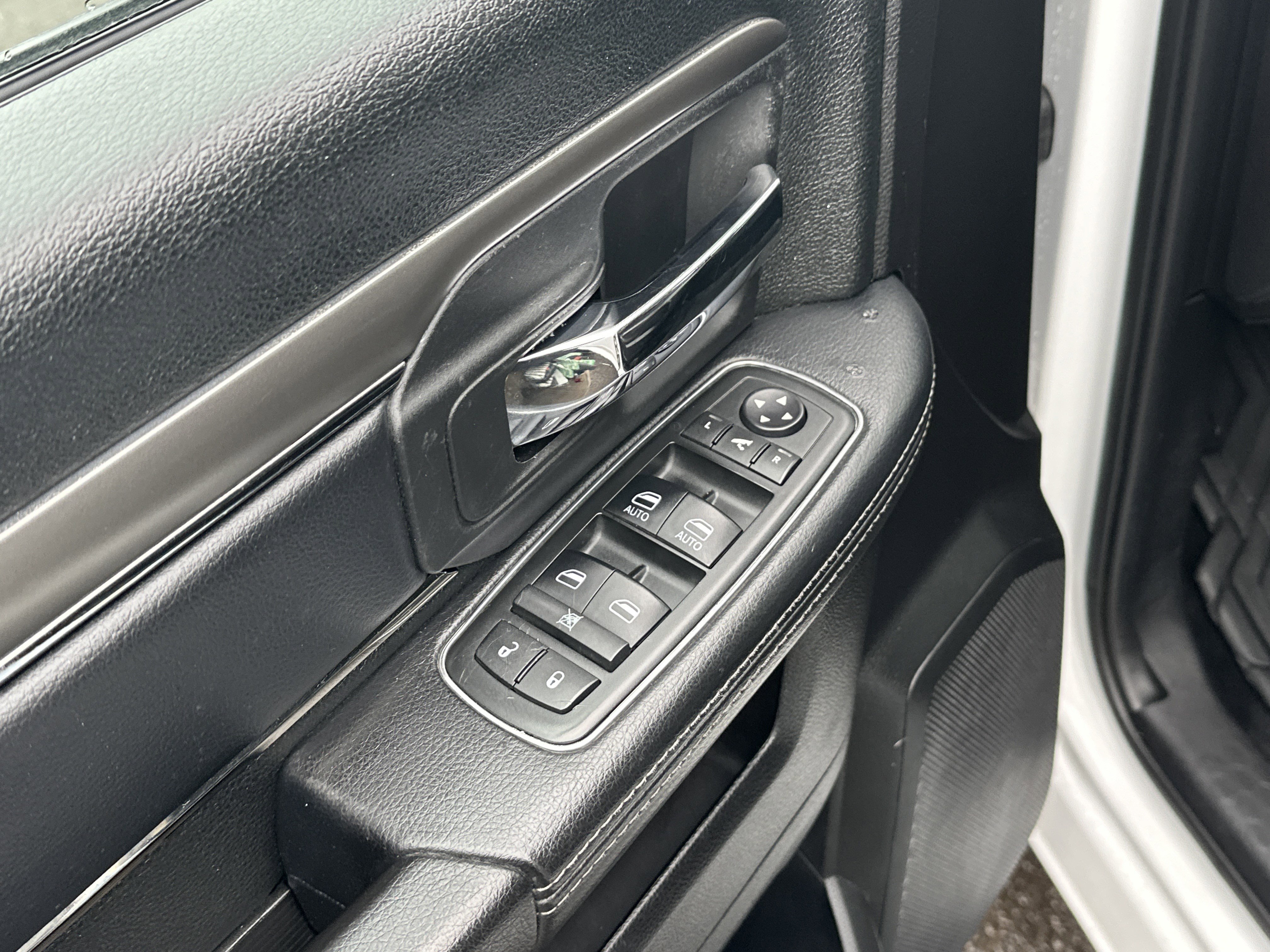 Used 2015 RAM 1500 Sport w/ Sport Premium Group image 15