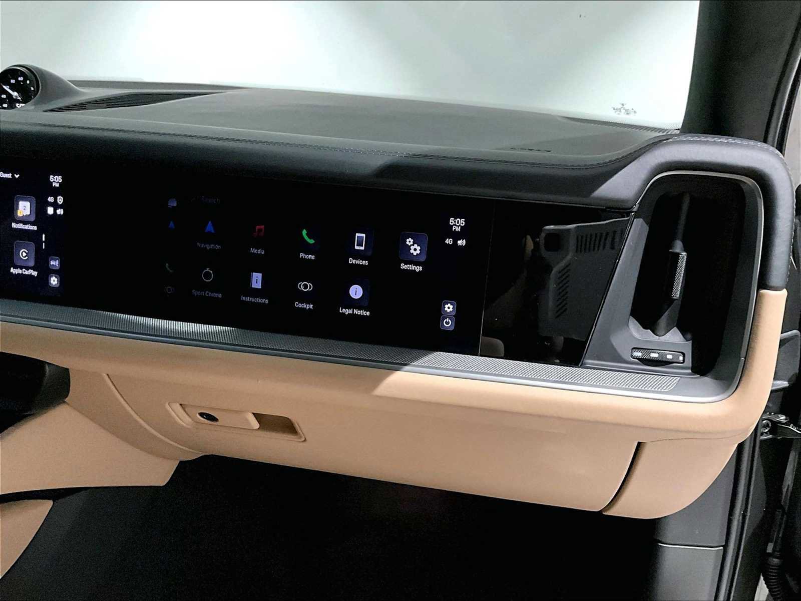 Used 2025 Porsche Cayenne S image 23