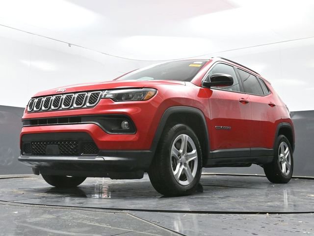 Used 2024 Jeep Compass Latitude image 50
