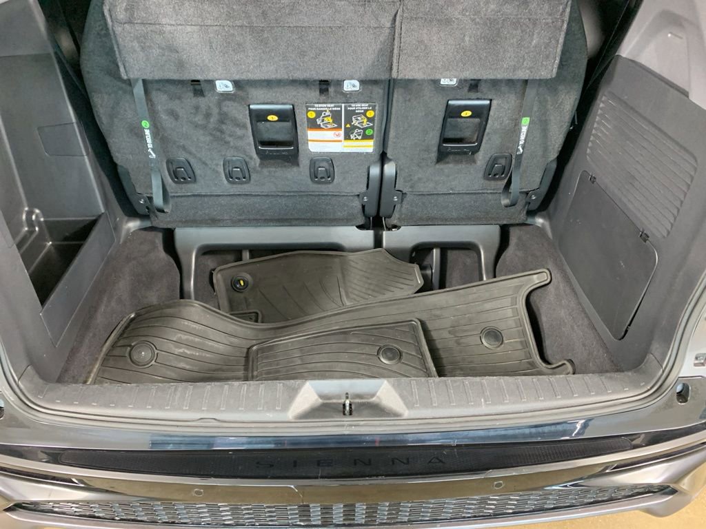Used 2022 Toyota Sienna XSE image 13