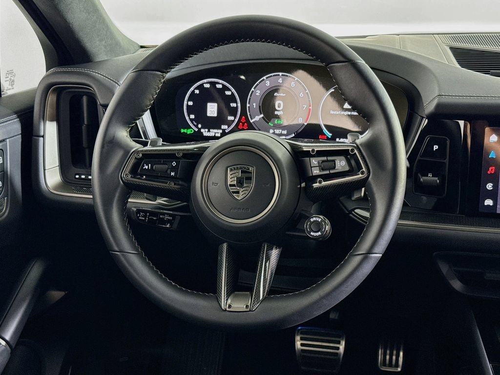 Certified 2025 Porsche Cayenne Turbo AWD/4WD image 12