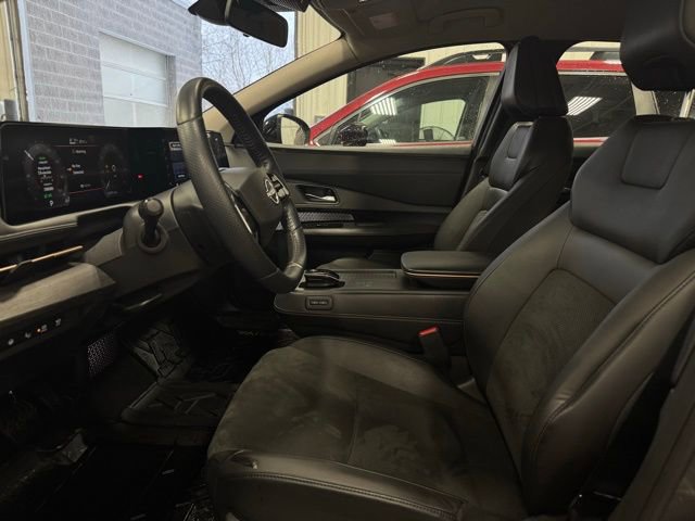 Used 2023 Nissan Ariya FWD image 17