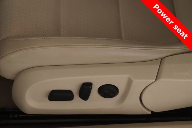 Used 2014 Volkswagen Eos w/ Sport Package image 19