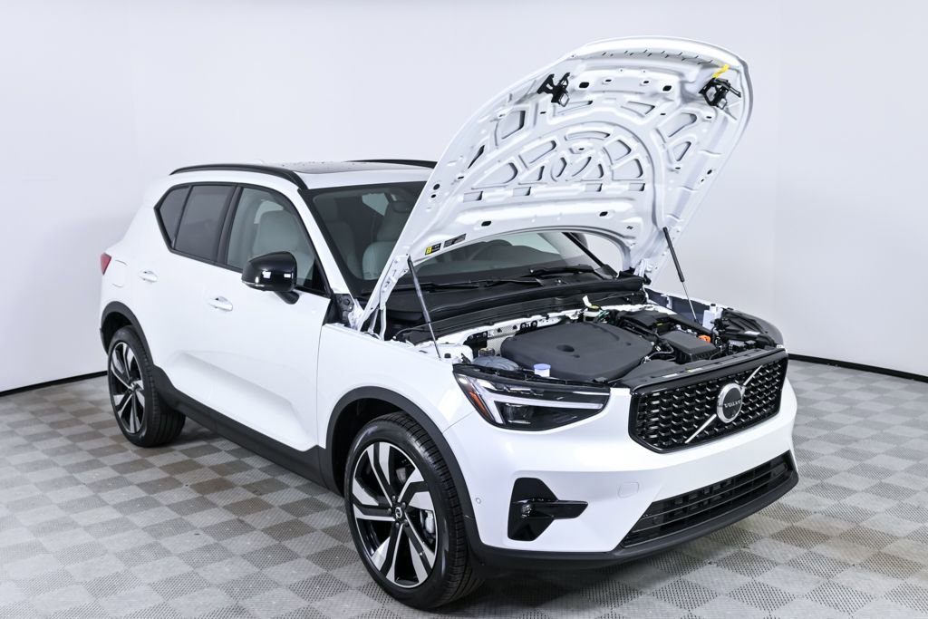 New 2026 Volvo XC40 B5 Ultra w/ Protection Package Premier image 33