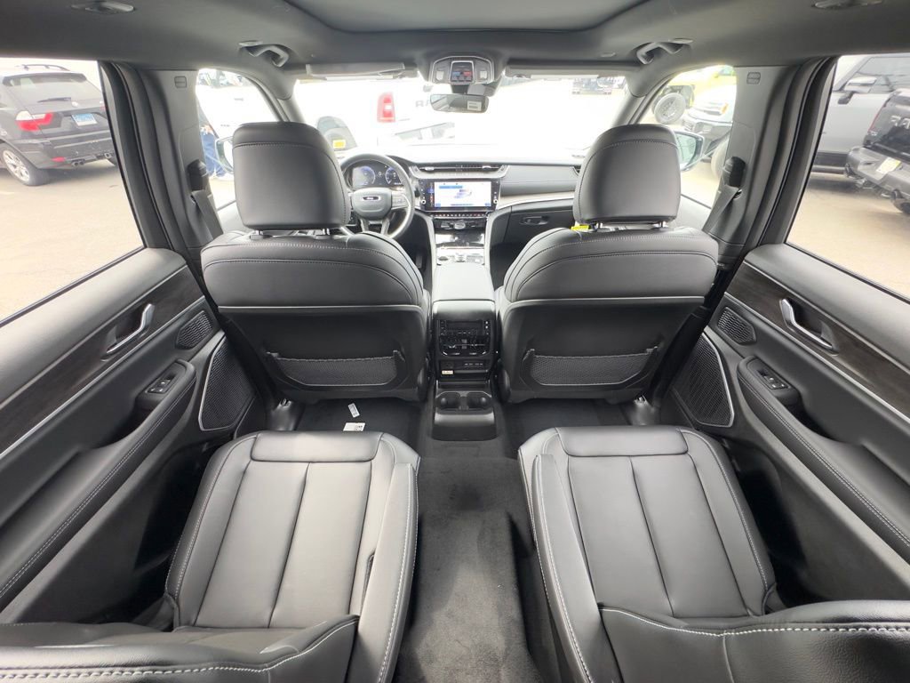 New 2026 Jeep Grand Cherokee L Limited w/ Limited Altitude Package image 25