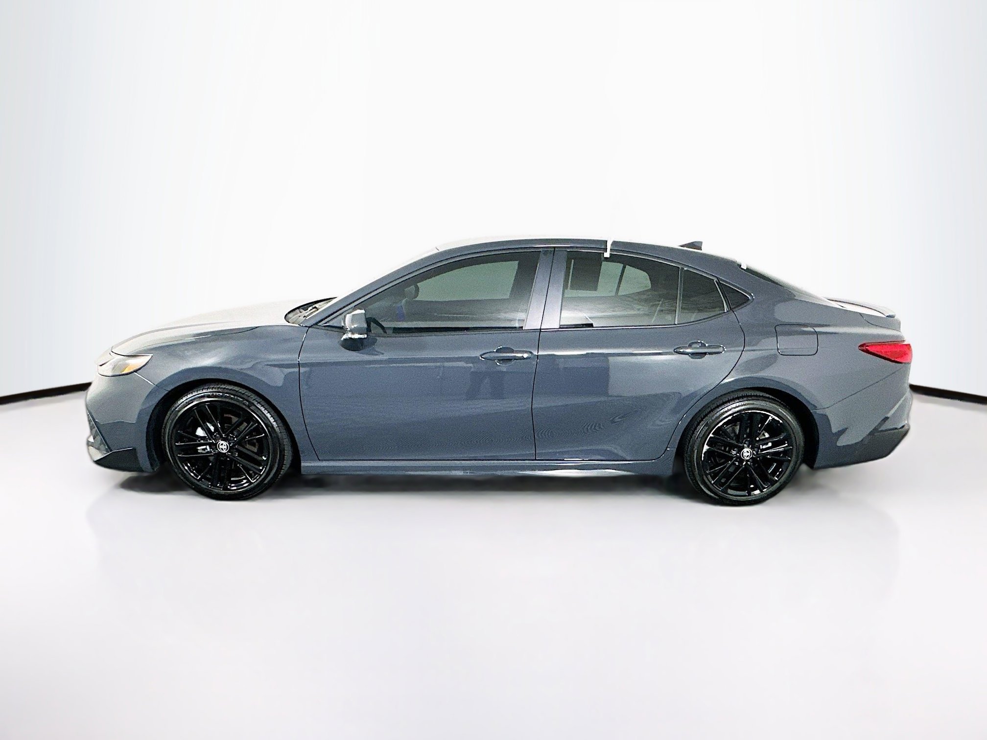 Used 2025 Toyota Camry SE w/ Multimedia Upgrade Package FWD image 6