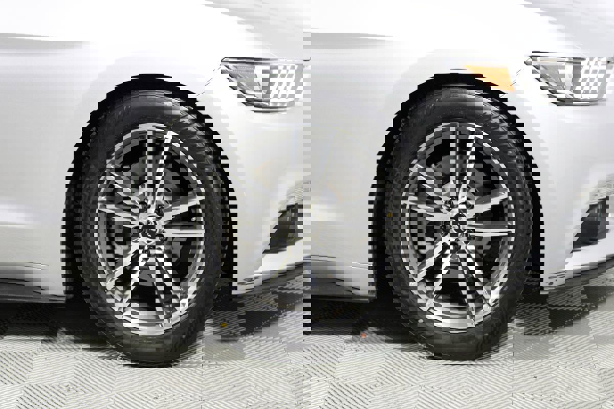 Used 2017 Ford Mustang Premium image 35