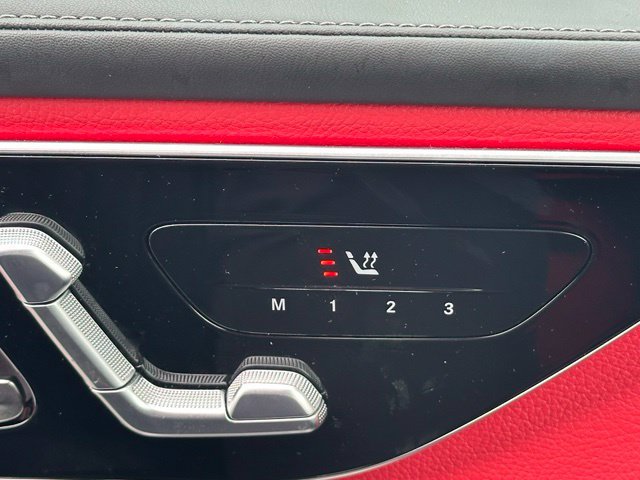 Used 2024 Mercedes-Benz GLC 300 4MATIC image 32
