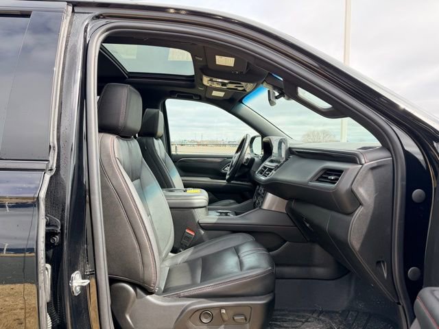 Used 2022 Chevrolet Suburban RST w/ Sport Performance Package image 11