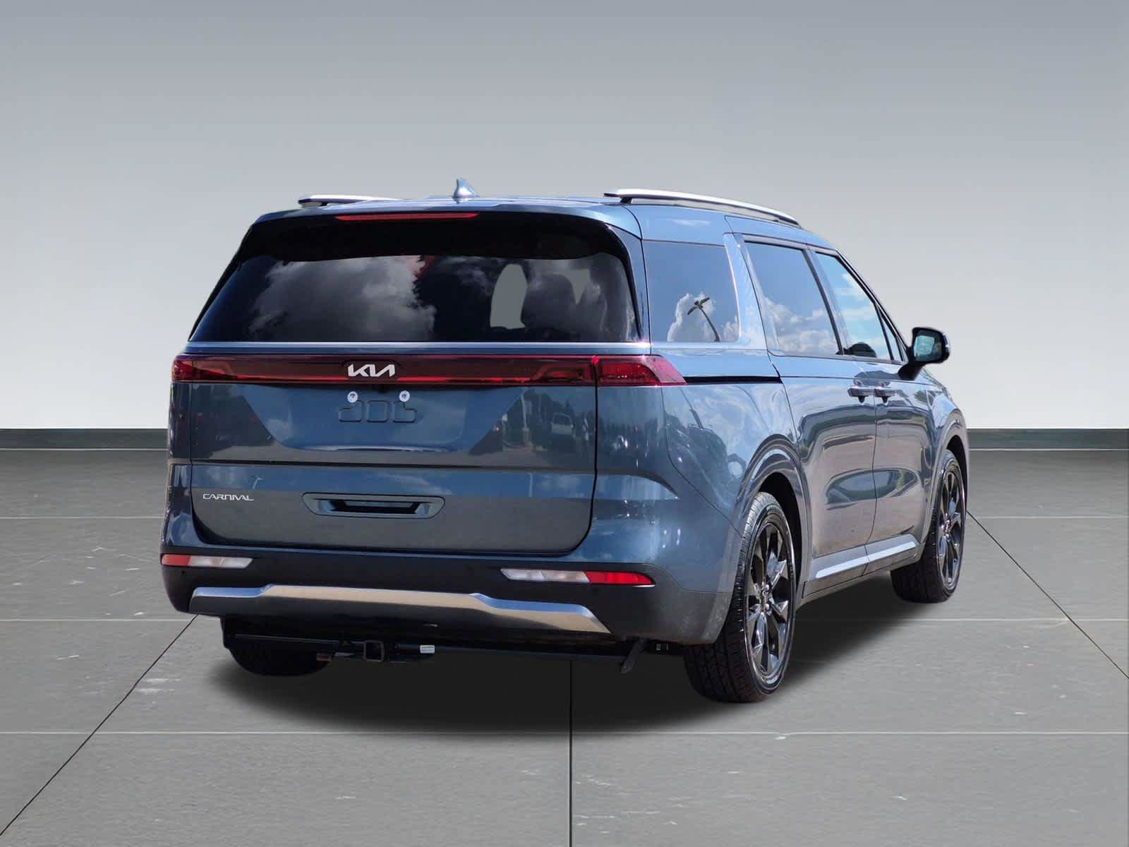 Used 2024 Kia Carnival SX FWD image 6