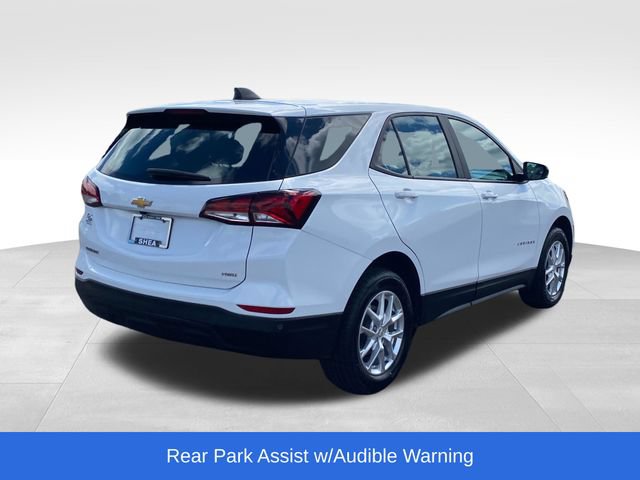 Certified 2022 Chevrolet Equinox LS w/ Driver Confidence II Package AWD/4WD image 3