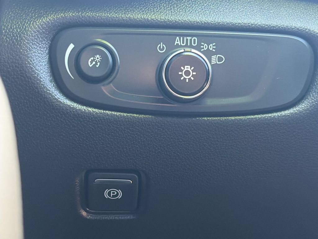Used 2019 Chevrolet Blazer Premier w/ Sun and Wheels Package FWD image 26