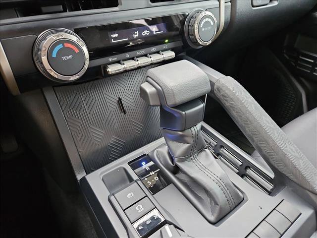 Used 2025 Toyota Tacoma SR5 AWD/4WD image 12