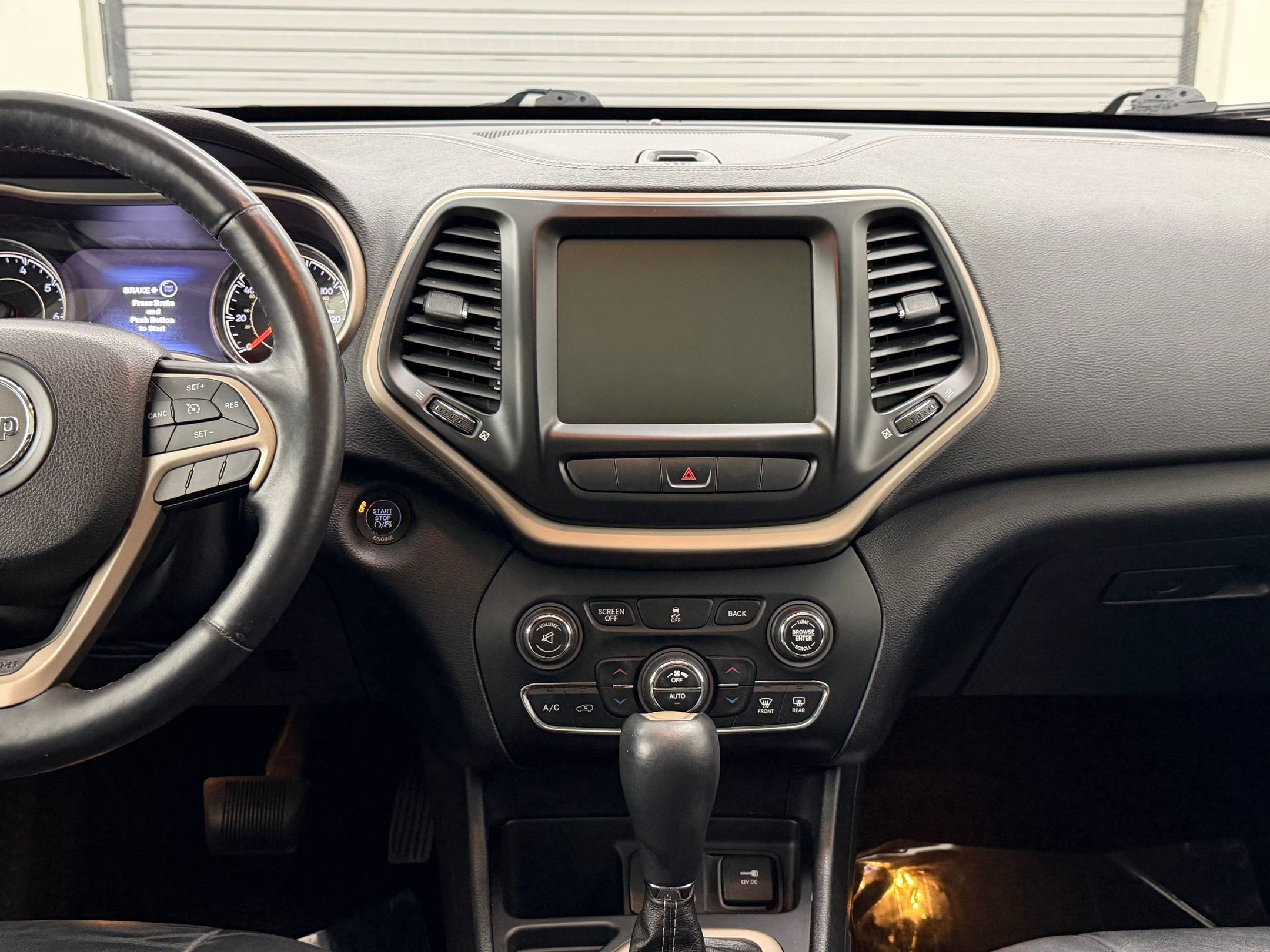 Used 2014 Jeep Cherokee Limited FWD image 24