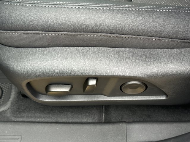 New 2026 Chevrolet Equinox LT w/ Convenience Package II FWD image 15