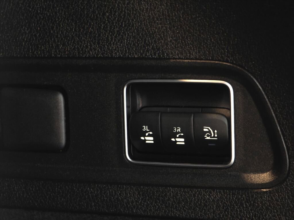 Used 2020 Mercedes-Benz GLS 450 4MATIC image 23