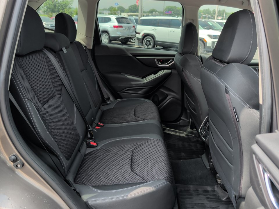 Used 2020 Subaru Forester Premium AWD/4WD image 33