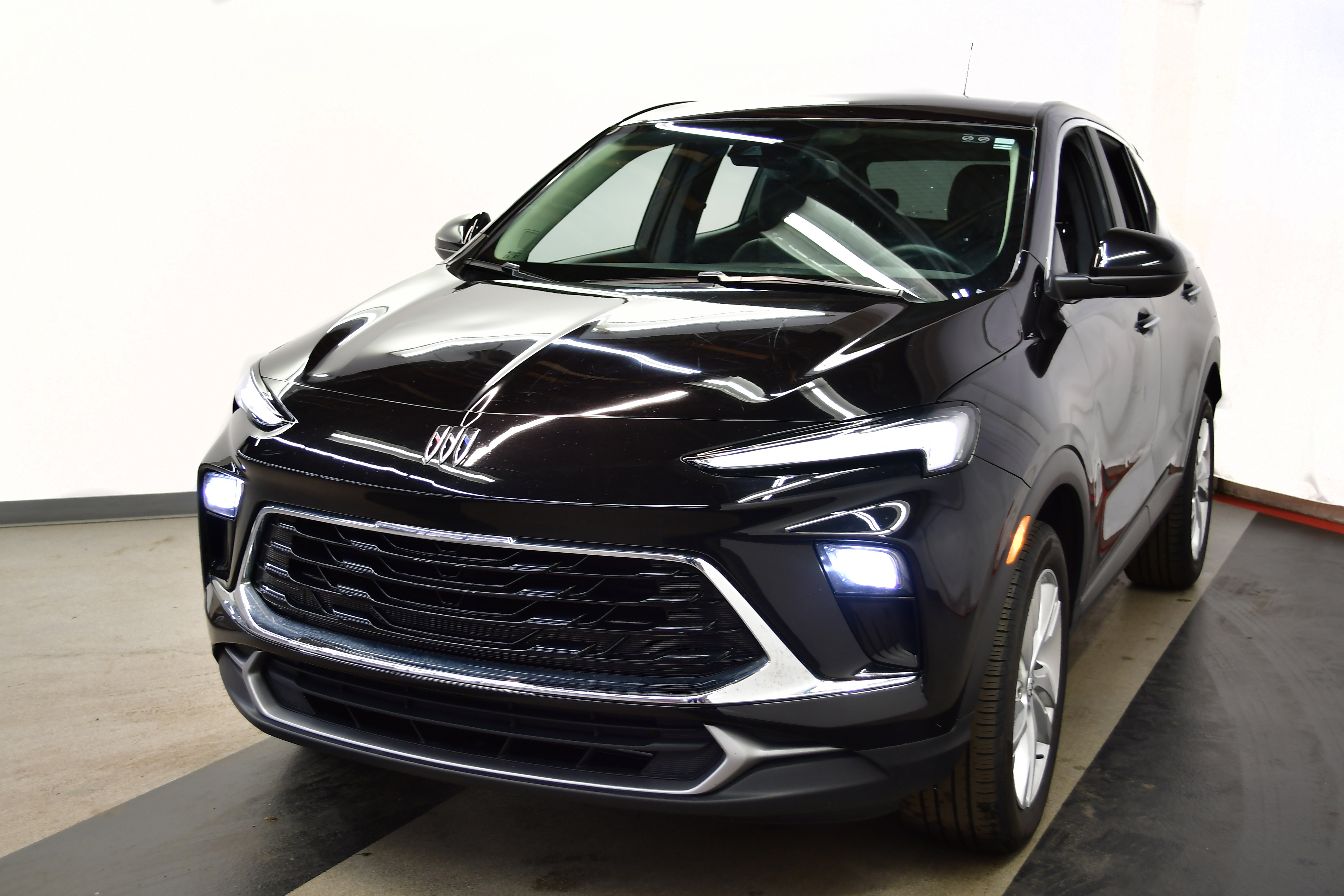 Used 2025 Buick Encore GX Preferred image 4