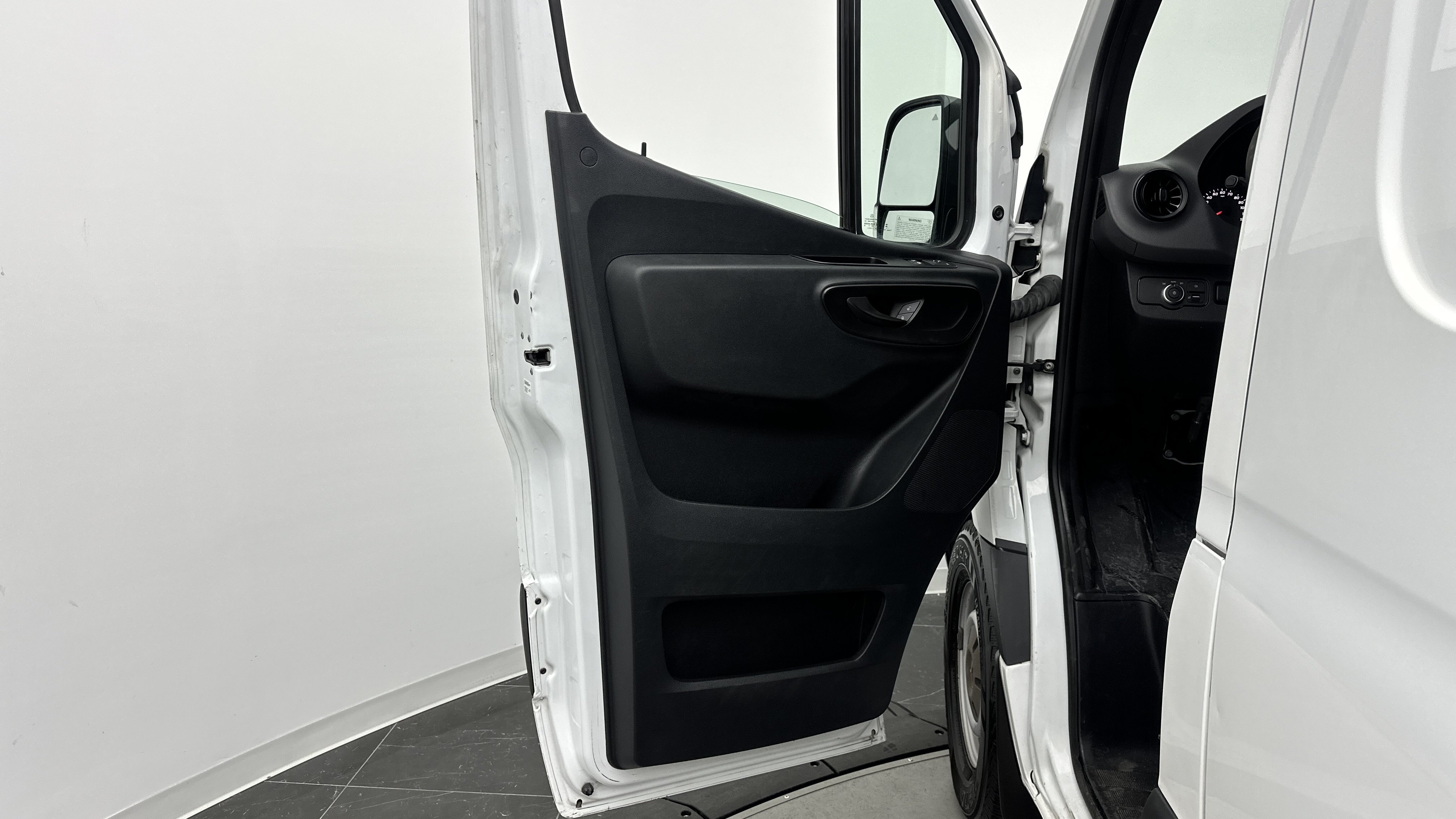 Used 2019 Mercedes-Benz Sprinter 144 Cargo image 8