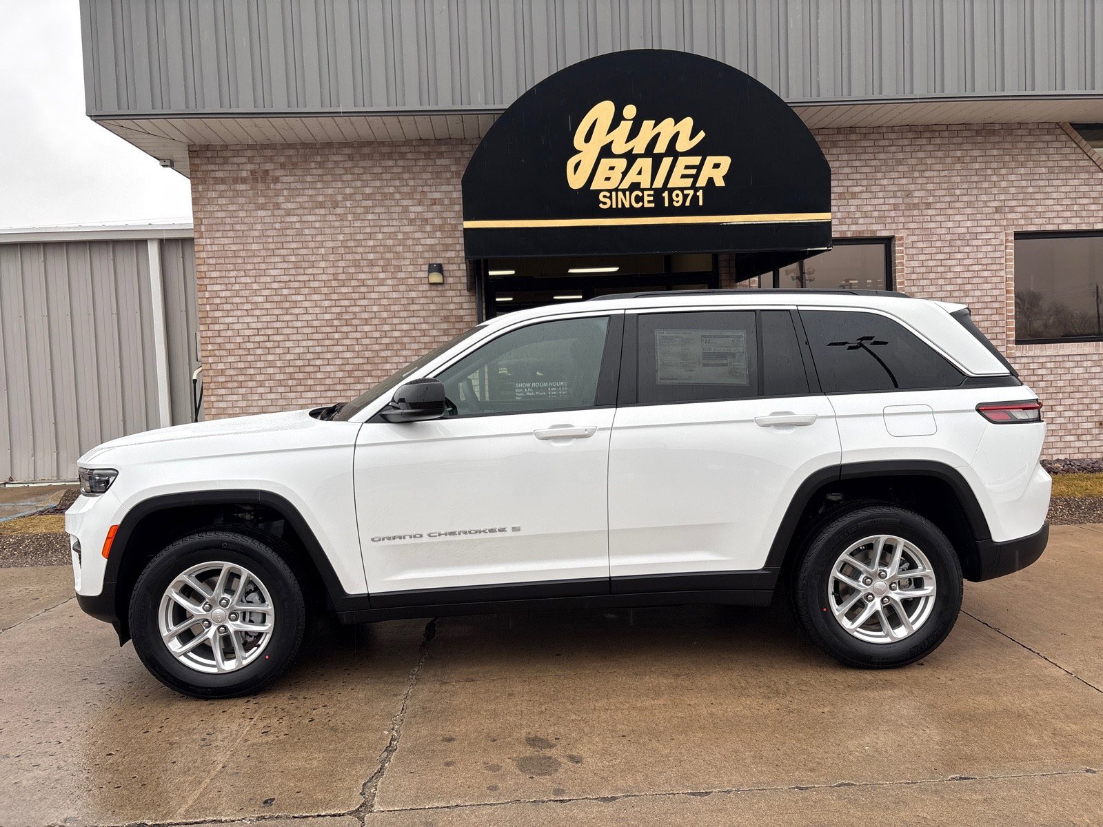 New 2026 Jeep Grand Cherokee Laredo X image 2