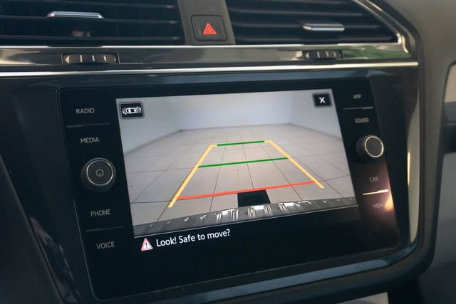 Used 2022 Volkswagen Tiguan SE R-Line image 30