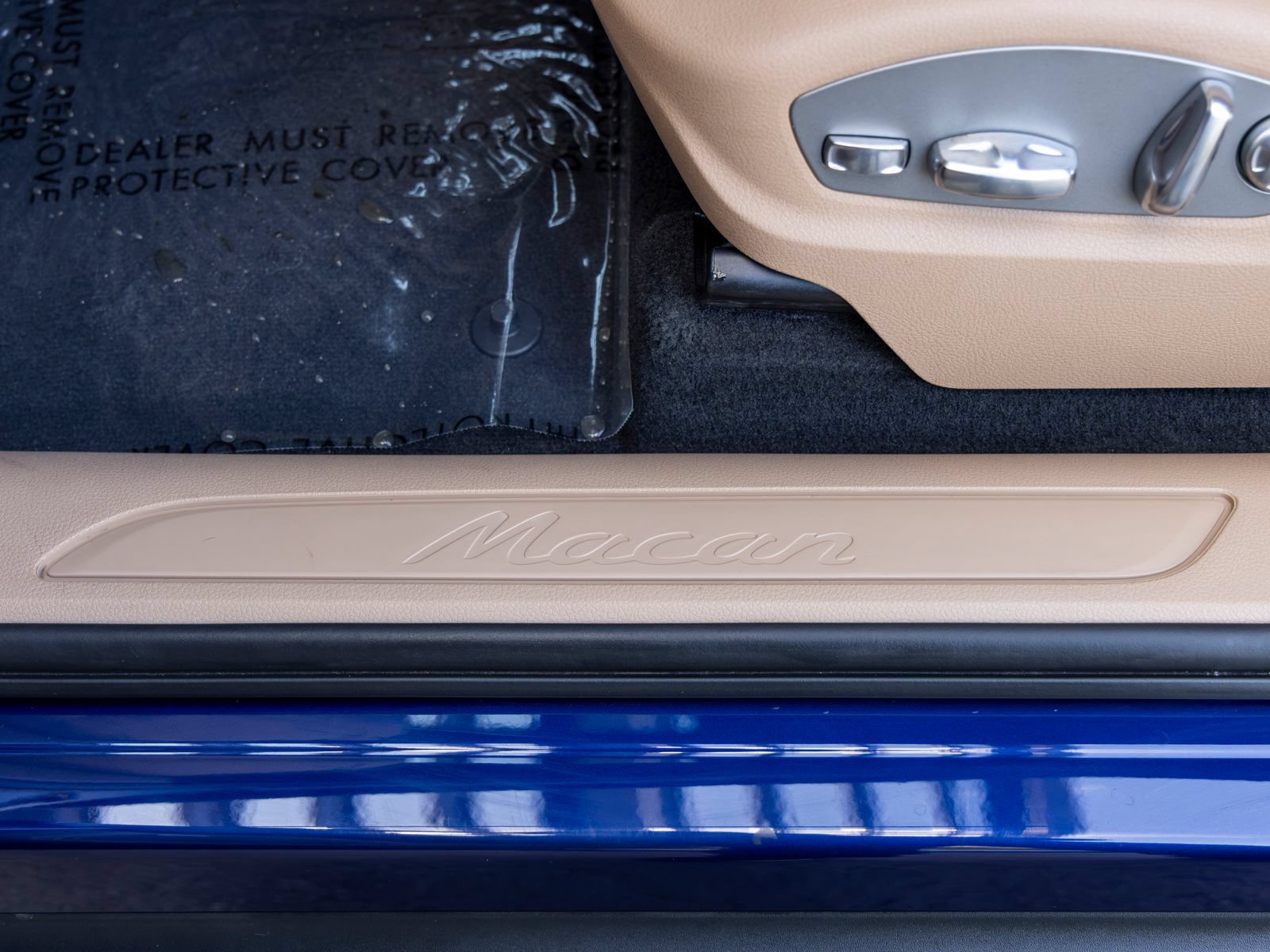 Certified 2026 Porsche Macan AWD/4WD image 29