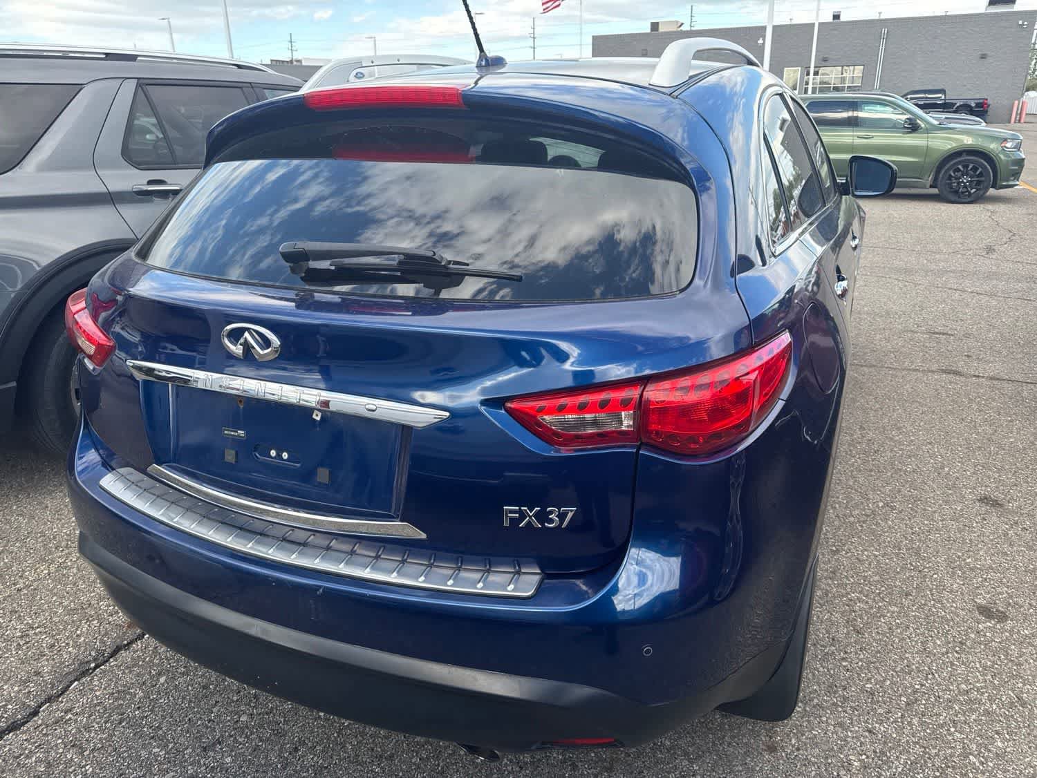 Used 2013 INFINITI FX37 AWD w/ Premium Pkg image 24