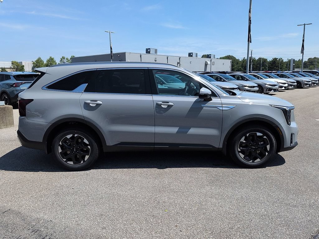 New 2026 Kia Sorento S FWD image 2