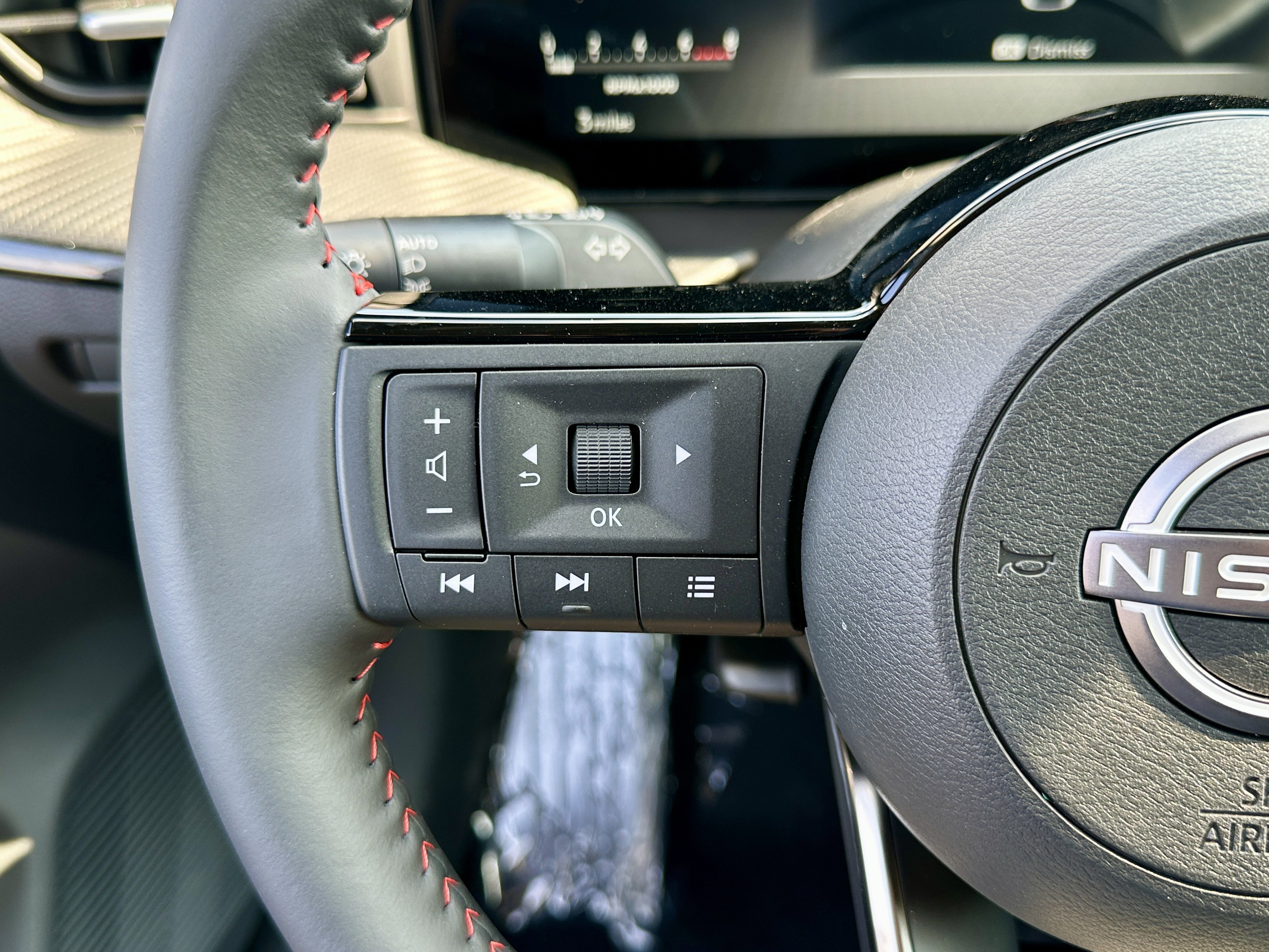 New 2026 Nissan Kicks SR w/ Cold Weather Package image 15