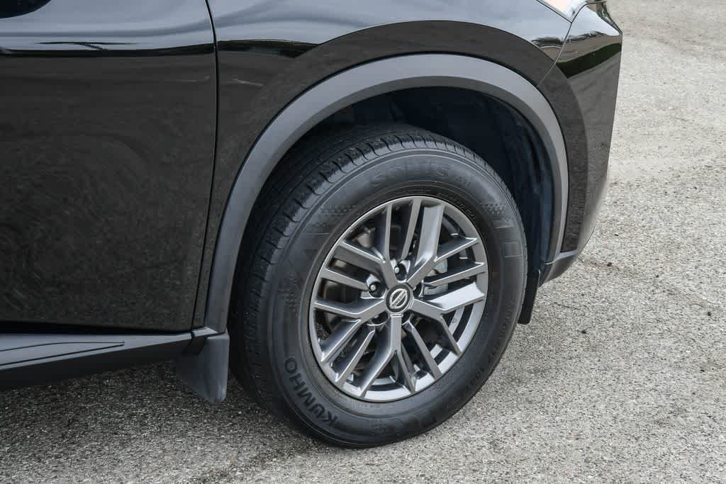 Used 2021 Nissan Rogue S FWD image 11