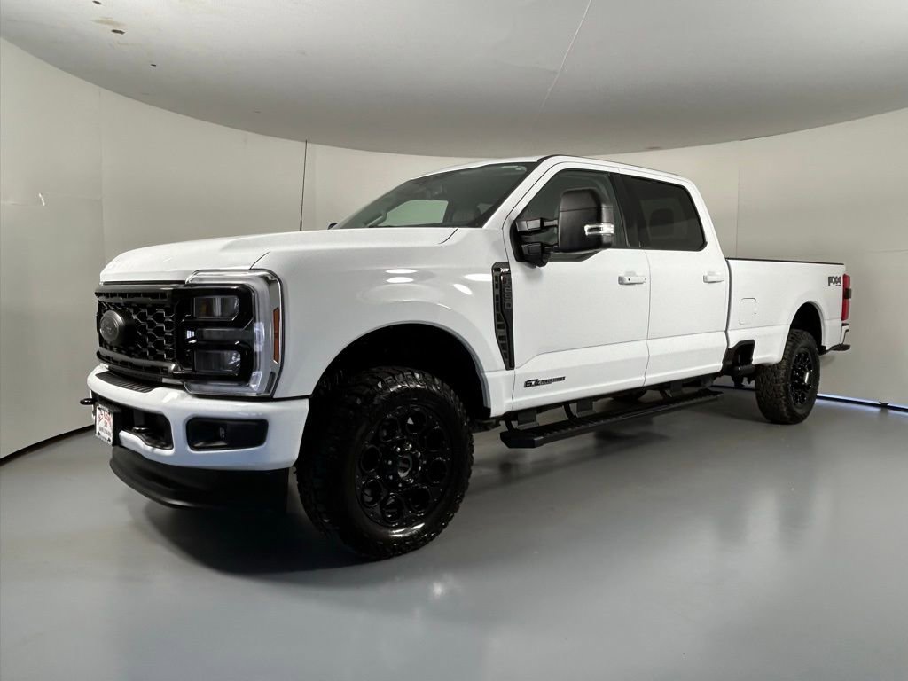 Used 2025 Ford F250 XLT w/ Black Appearance Package image 3
