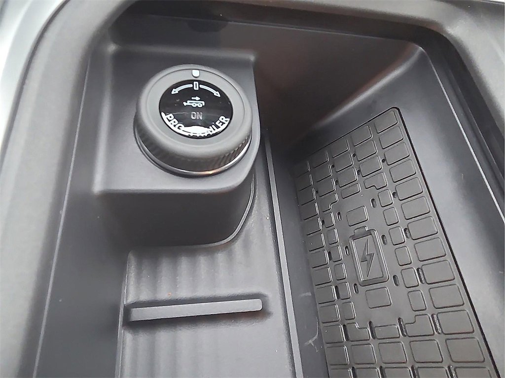 New 2025 Ford Expedition Active image 16