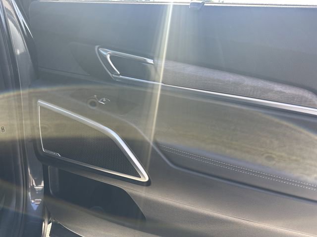 Used 2022 Kia Telluride EX w/ EX Premium Package image 16